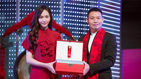 中国美正当红，，非凡国际A股上市，，，，引领新时代